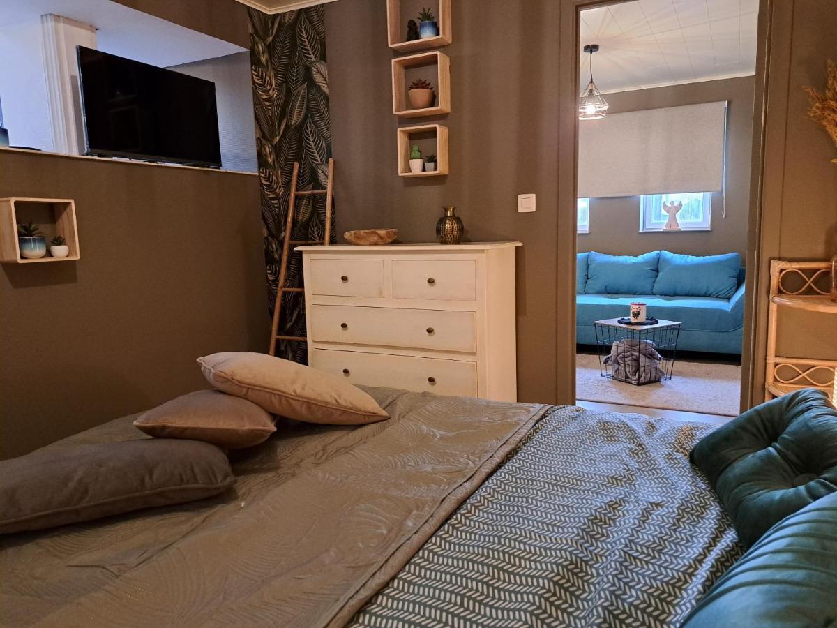 Apartamento Aux Champs Des Cloches Houffalize Exterior foto